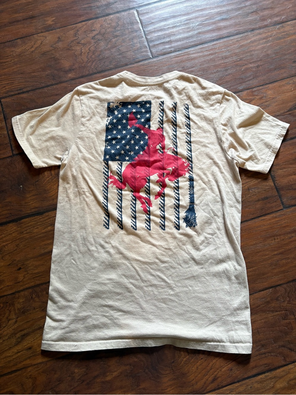 Hooey Cream Short-Sleeve Tee with Red Bull Rider and Navy Flag Graphic